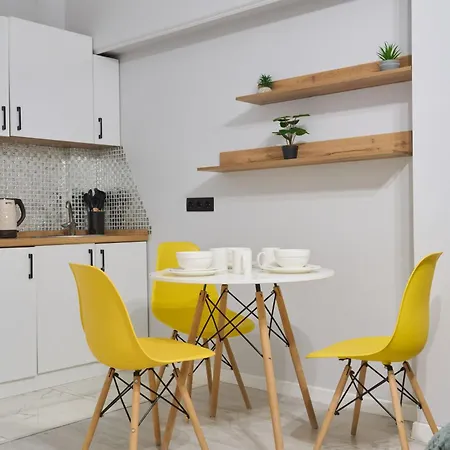 One Bedroom Apartment Next To Arbat In Almaty Exterior photo