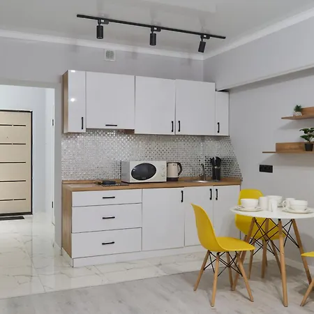 One Bedroom Apartment Next To Arbat In Almaty Exterior photo